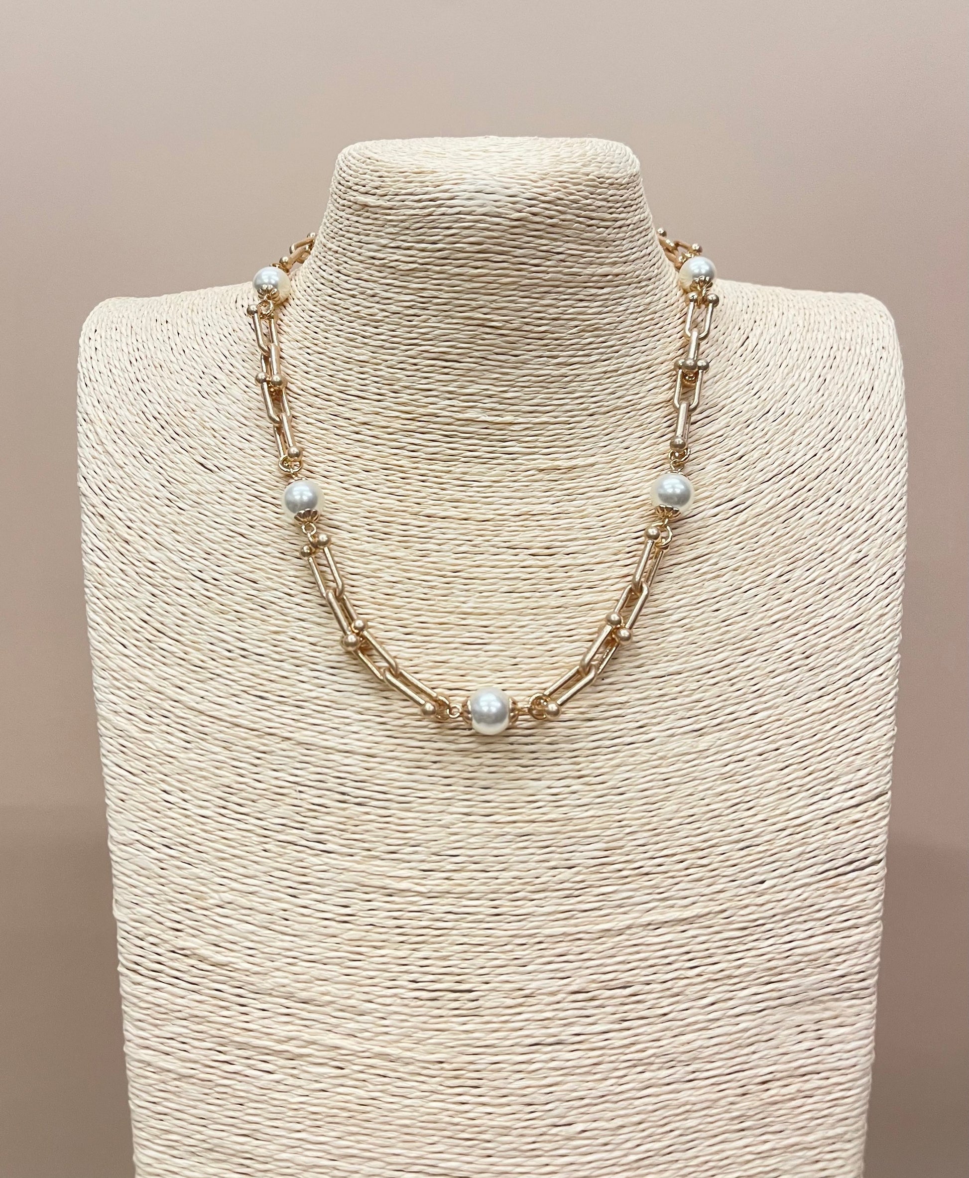 Luna Pearl Chainlink Necklace image 0