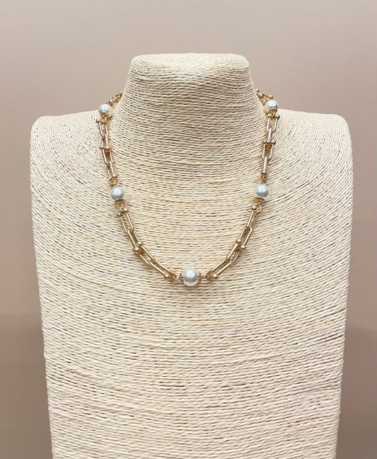Luna Pearl Chainlink Necklace image 0